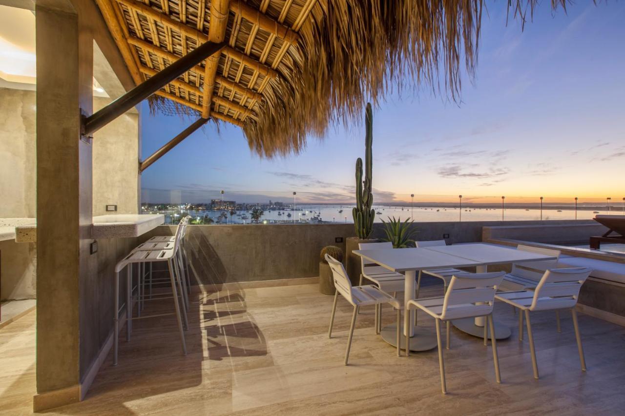Malecon 1680 Hotel La Paz Bagian luar foto
