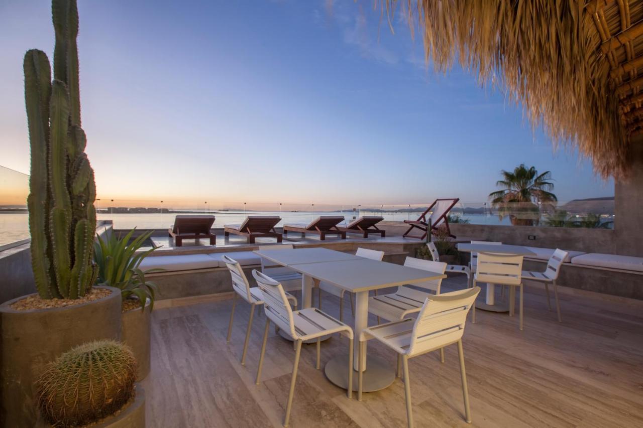 Malecon 1680 Hotel La Paz Bagian luar foto