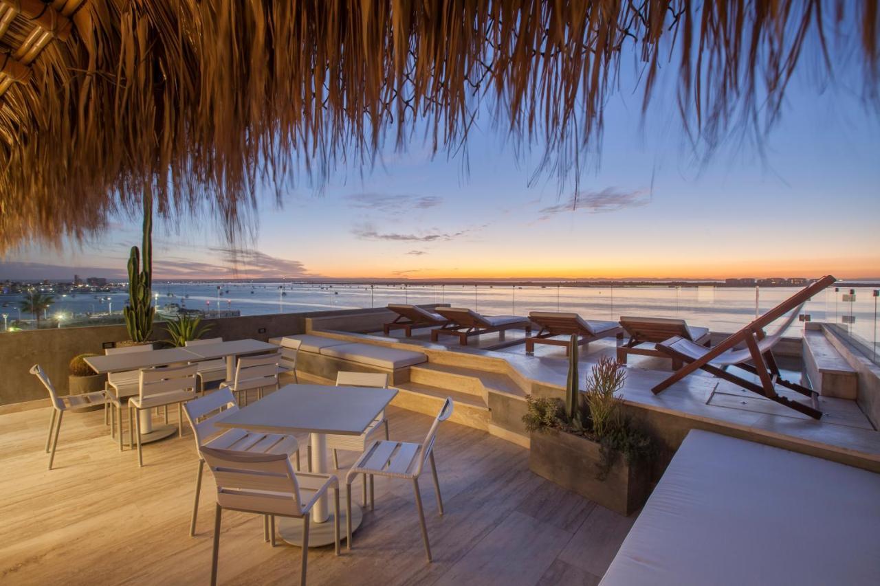 Malecon 1680 Hotel La Paz Bagian luar foto